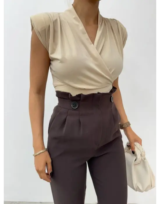 Sıfır Kol Vatkalı Kruvaze Model Sandy Bluz -Bej