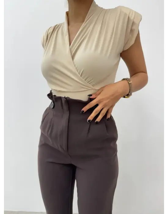 Omarı Elegan Sıfır Kol Kruvaze Bluz - Bej