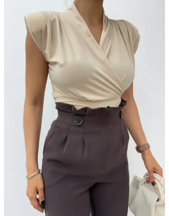 Omarı Elegan Sıfır Kol Kruvaze Bluz - Bej