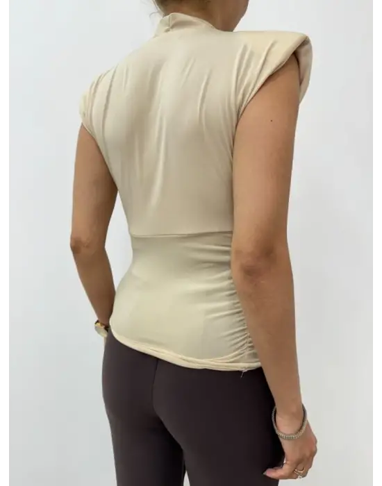 Omarı Elegan Sıfır Kol Kruvaze Bluz - Bej