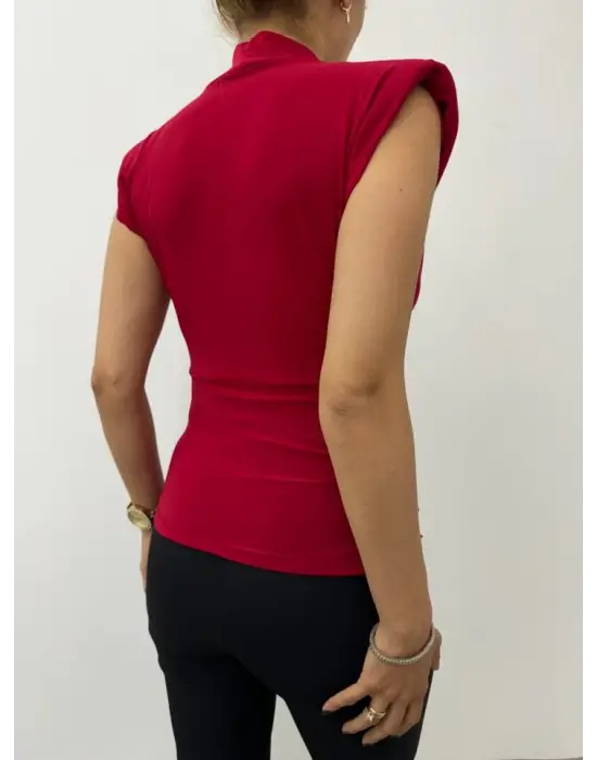 Omarı Trendyolun Yeni Favorisi: Vatka Detaylı Kruvaze Sandy Bluz - Bordo