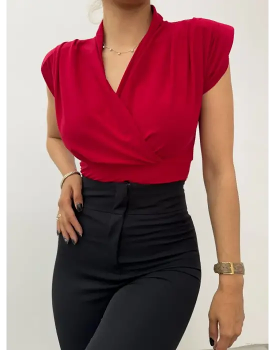 Omarı Trendyolun Yeni Favorisi: Vatka Detaylı Kruvaze Sandy Bluz - Bordo