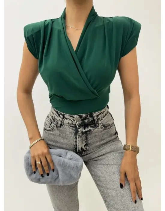 Sıfır Kol Vatkalı Kruvaze Model Sandy Bluz -Zümrüt