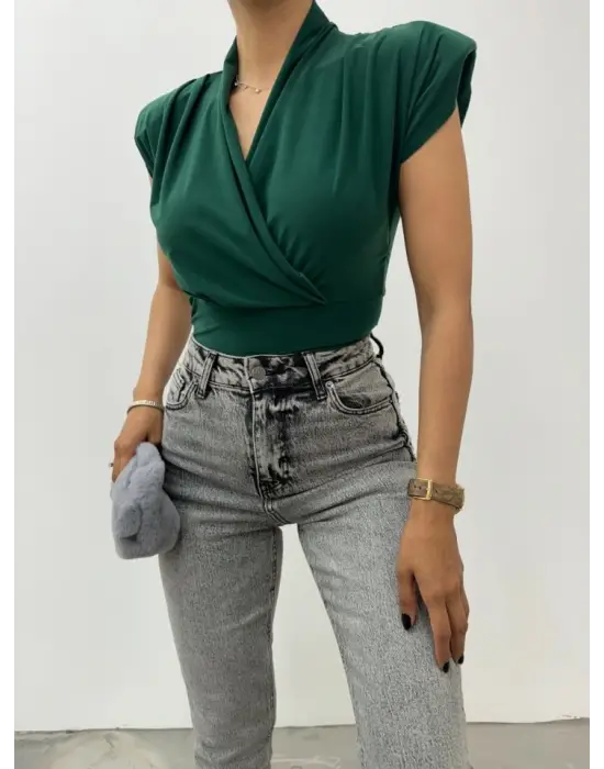Sıfır Kol Vatkalı Kruvaze Model Sandy Bluz -Zümrüt