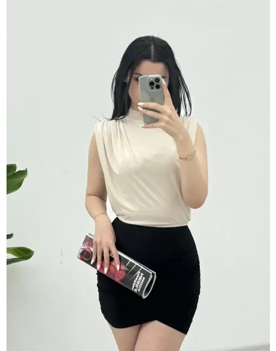 Omarı Sıfır Kol Vatkalı Bej Bluz