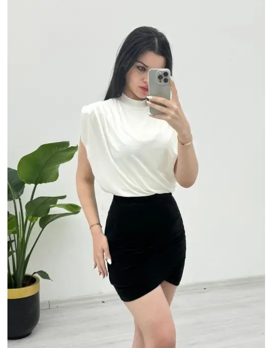 Sıfır Kol Vatkalı Sandy Bluz -Beyaz