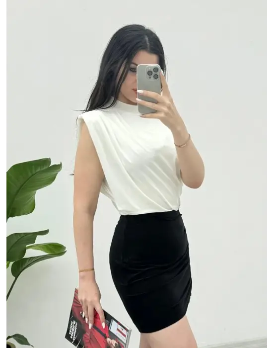 Sıfır Kol Vatkalı Sandy Bluz -Beyaz