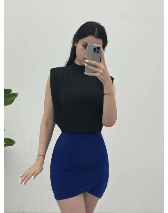 Sıfır Kol Vatkalı Sandy Bluz -Siyah