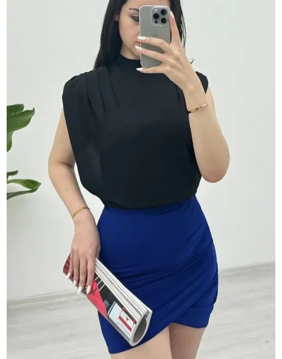 Omarı Siyah Vatkalı Kol Detaylı Bluz