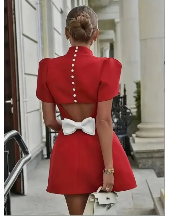 Omarı Derin Dekolte Detaylı Kadın Kısa Elbise