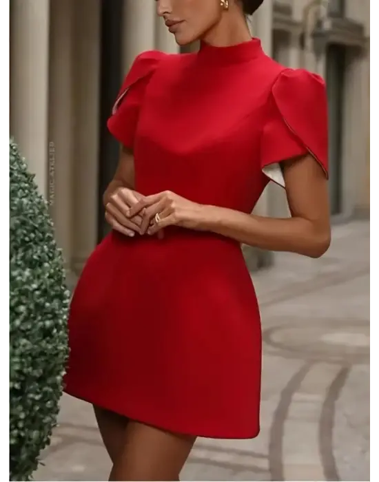 Omarı Derin Dekolte Detaylı Kadın Kısa Elbise