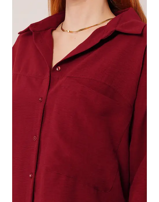 Omarı Şıklığıyla Öne Çıkan Bordo Gömlek