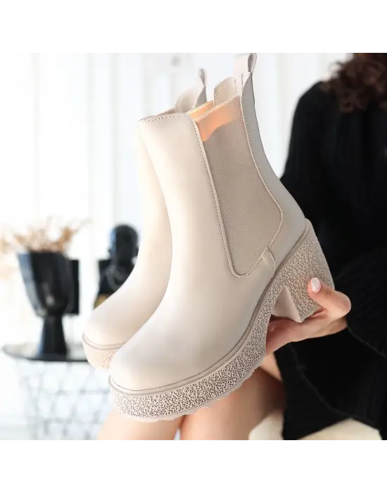 Omarı Yumuşak Yün Detaylı Bej Topuklu Bot