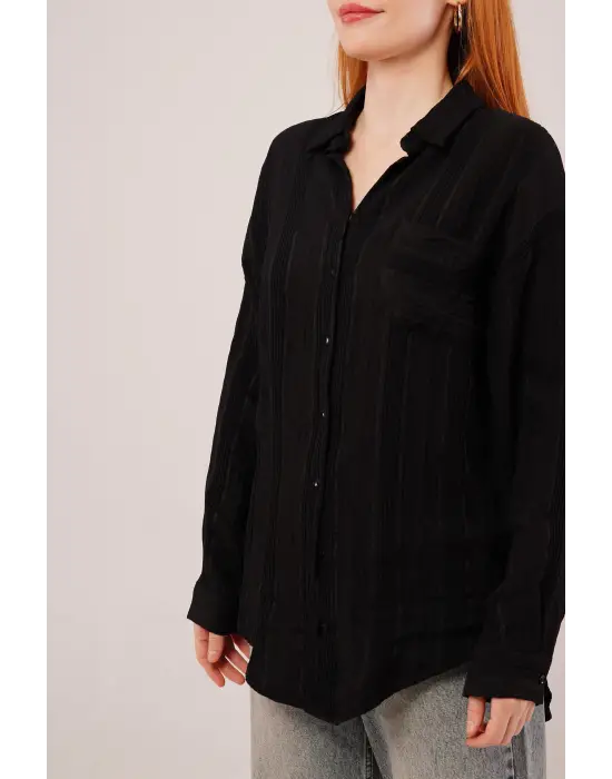 Omarı Şık Çizgili Cep Detaylı Siyah Gömlek