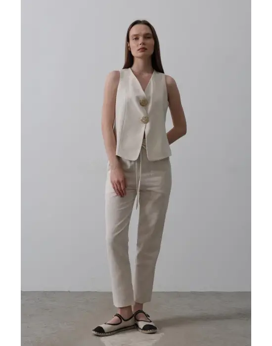 Omarı Şık Düğme Detaylı Yelek Krem Renginde