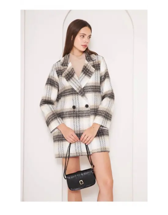 Omarı Sıcacık Kürklü Detaylı Ekose Kaban