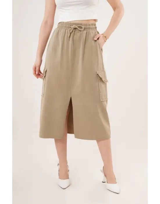 Omarı Modern Tarzda Ön Yırtmaçlı Haki Etek