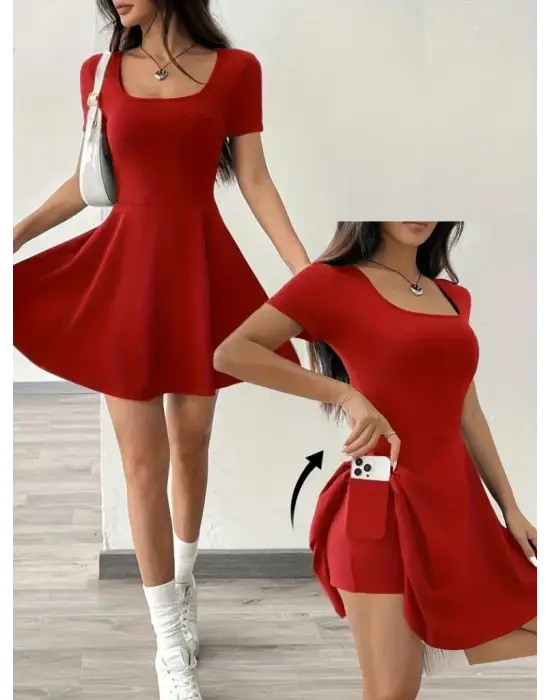 Omarı Yazın Zarif Şıklığı: Kısa Kollu Kare Yaka Elbise