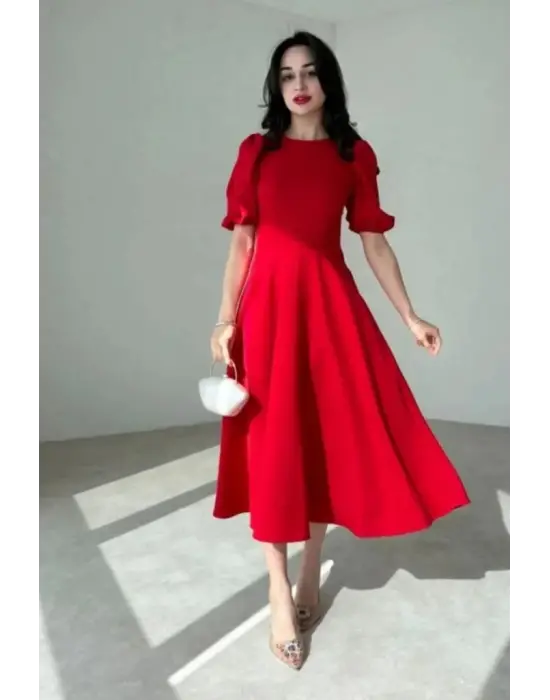 Omarı Şık Kadın Geniş Kesim Elbise