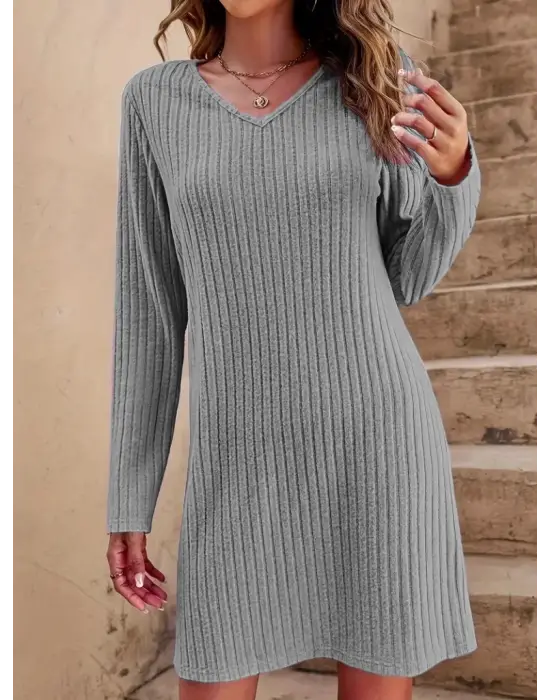 Omarı Şık ve Zarif Kadın Kısa Şardonlu Elbise