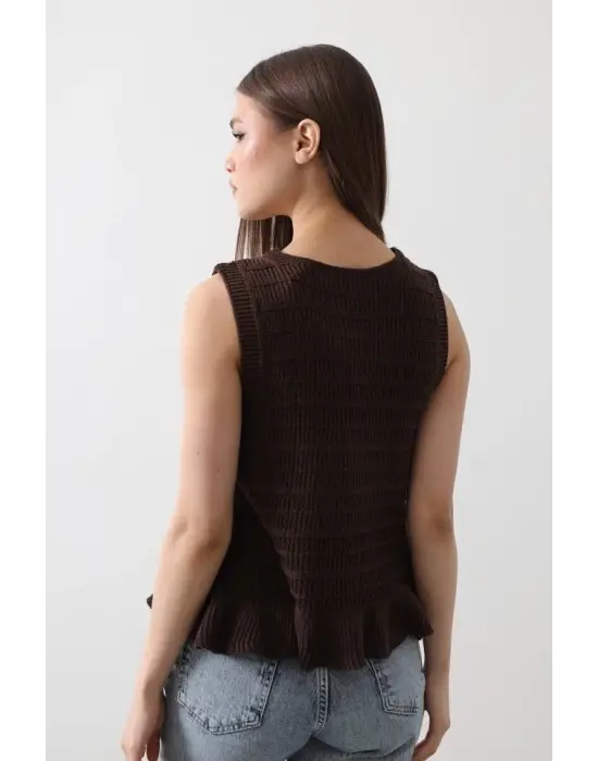 Omarı Şık Kahve Renkli Önü Bağlamalı Yelek