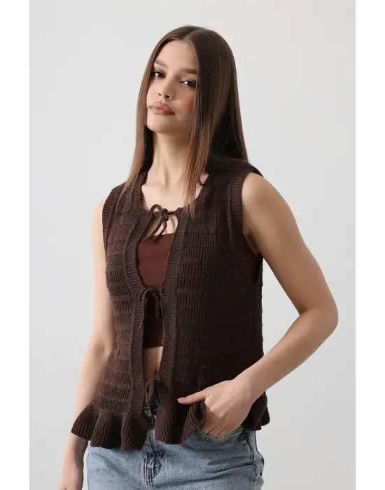 Omarı Şık Kahve Renkli Önü Bağlamalı Yelek