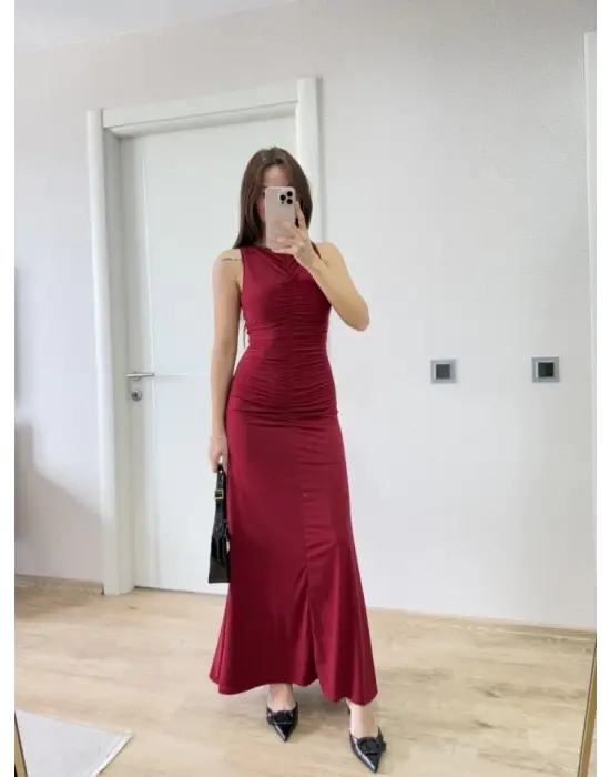 Omarı Şık Kırmızı Uzun Elbise