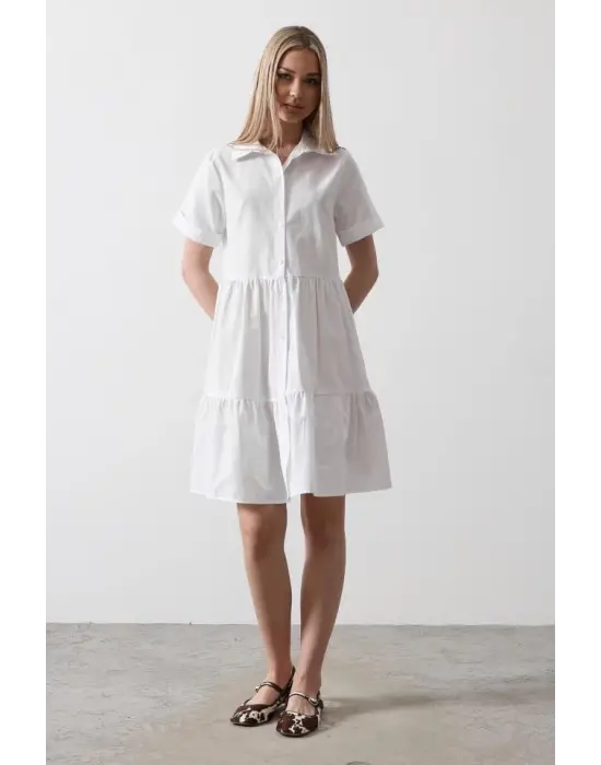 Omarı Şık Beyaz Kısa Kol Elbise