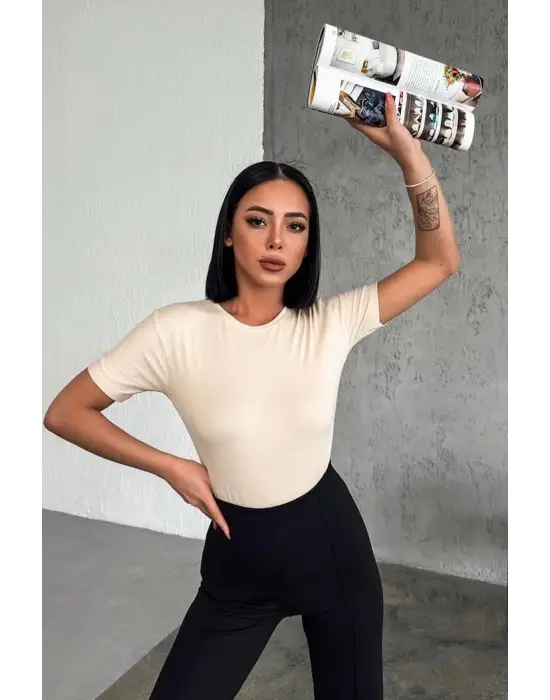 Omarı Şık ve Rahat Kısa Kollu Likralı Viskon Penye Body - Bej