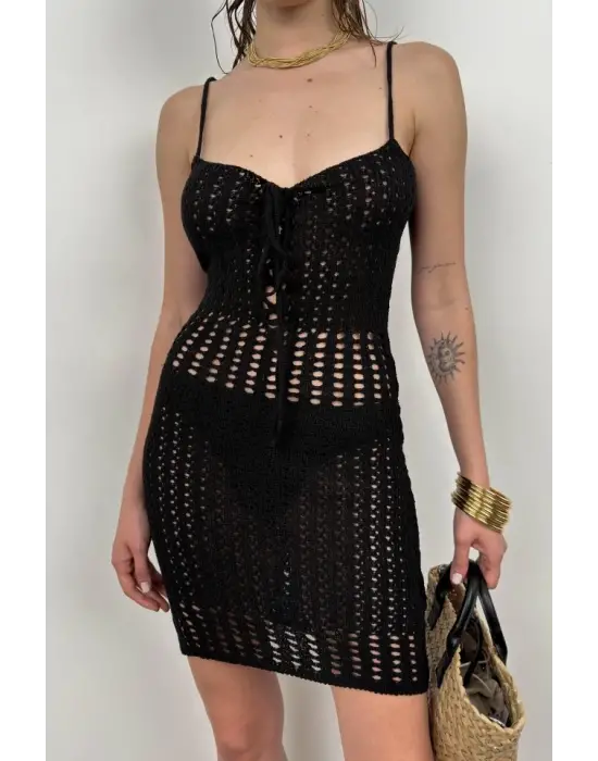 Omarı Şıklığıyla Büyüleyen Mini Örgü Elbise