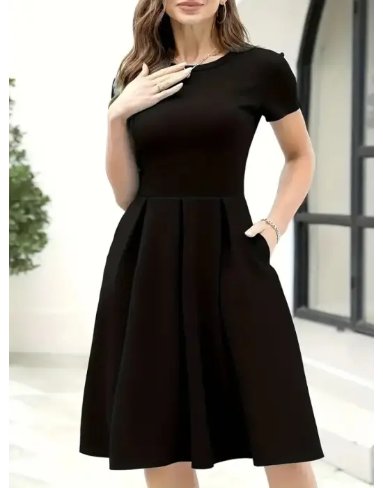 Omarı Şık Kadın Elbise - Pile Detaylı Krep Tasarımı