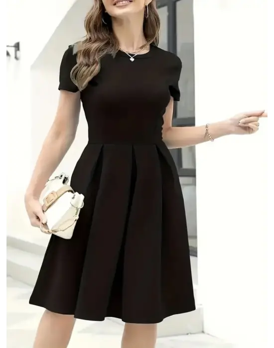 Omarı Şık Kadın Elbise - Pile Detaylı Krep Tasarımı