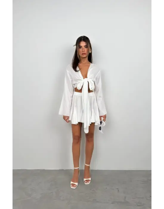 Omarı Stil Sahibi Kayık Yaka Crop Bluz