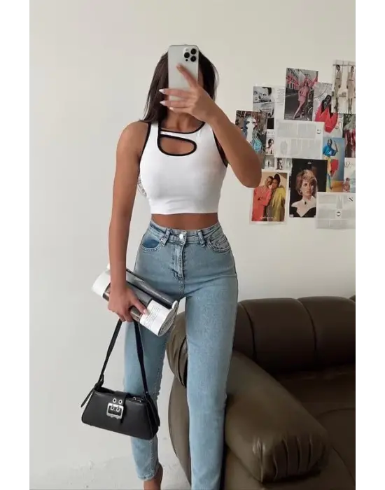 Omarı Göz Alıcı Pencereli Kaşkorse Crop Ürünü