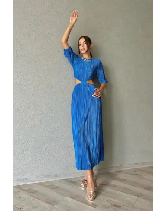 Omarı Şık Mavi Elbise
