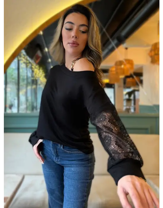 Omarı Tek Omuzlu Dantel Detaylı Uzun Kollu Kadın Bluzu