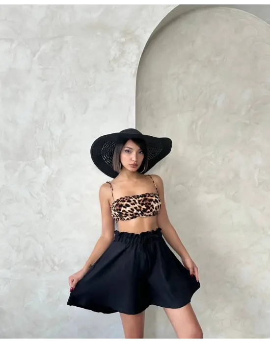 Omarı Şık Siyah Volanlı Keten Şort