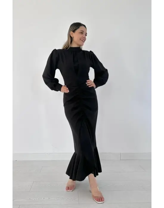 Omarı Şık Siyah Volanlı Uzun Kol Elbise