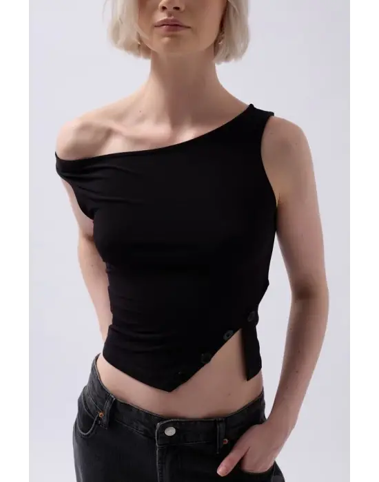 Omarı Modern Tarzıyla Öne Çıkan Yırtmaç Detaylı Bluz