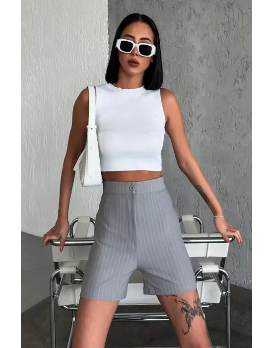 Omarı Şık ve Esnek Yüksek Bel Çizgili Gri Şort
