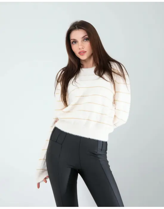 Omarı Dantelli Beyaz Triko Bluz