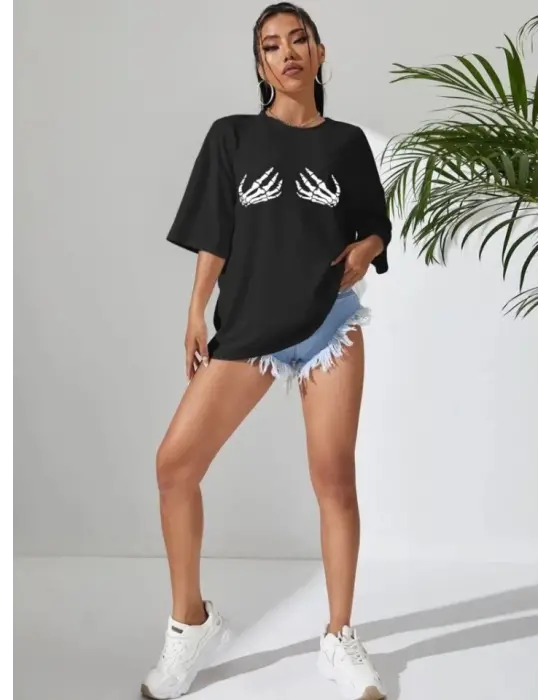 Omarı Modern Desenli Siyah T-shirt