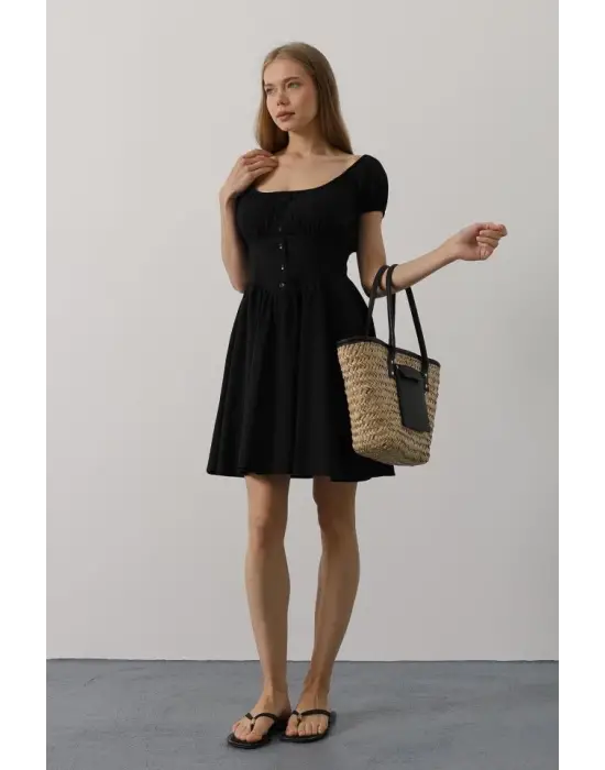 Omarı Şık ve Formu Saran Siyah Mini Elbise