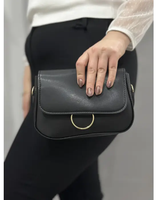 Omarı Şık Siyah Cilt Çanta