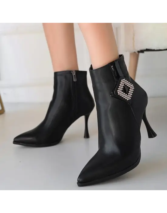 Omarı Siyah Cilt Topuklu Bot