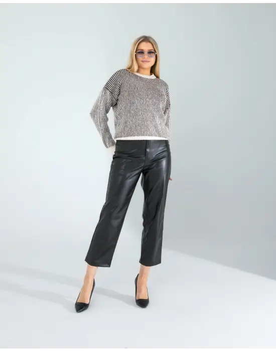 Omarı Çizgili Yakalı Triko Kazak Beyaz