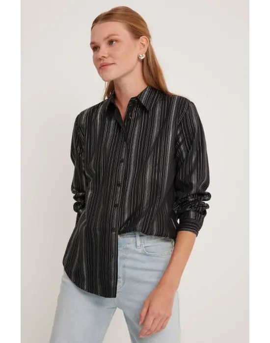 Siyah Çizgili Varak Desenli Gömlek 20253