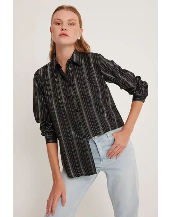 Siyah Çizgili Varak Desenli Gömlek 20253