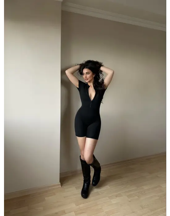 Omarı Fermuarlı Siyah Tulum Şortu