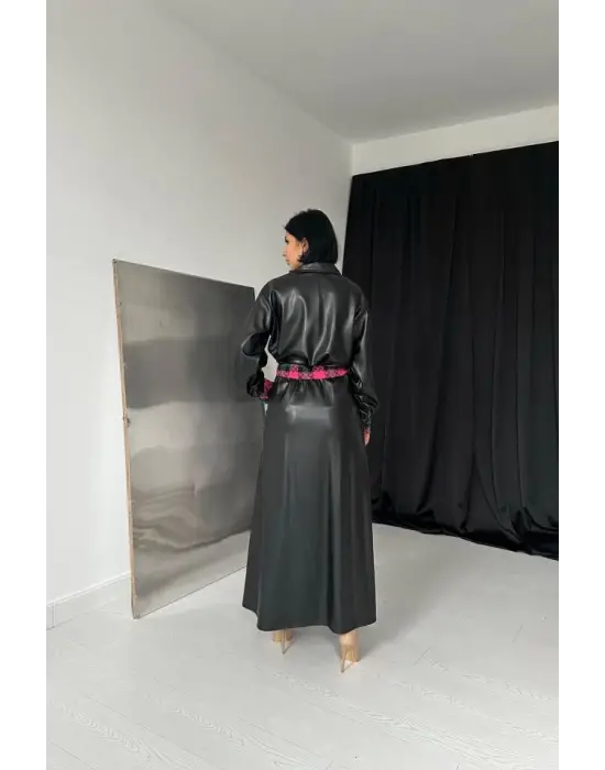 Omarı Şık Siyah Deri Etekli Takım